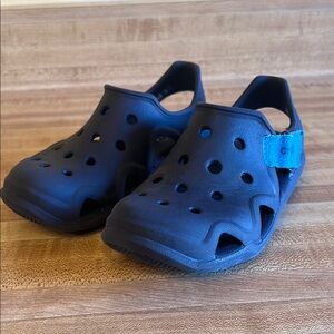 Kids Navy Crocs, C13